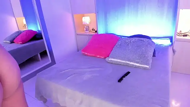 GabyMason  online show from November 11, 2025, 11:43 am