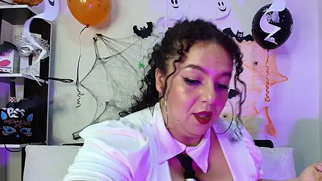 Snapshot of Natasha_Amber chatting on October 31, 2025, 3:02 pm Natasha Amber online show from October 31, 2025, 3:02 pm