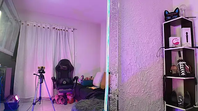 Natasha Amber online show from November 13, 2025, 12:48 pm