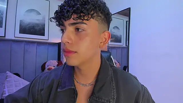 Niick Twiink online show from November 1, 2025, 8:11 pm