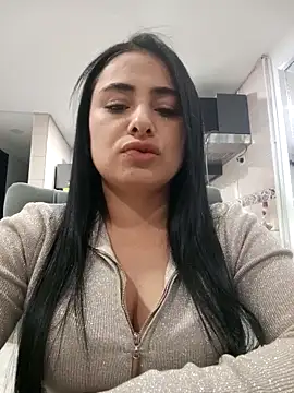 Snapshot of solandrea chatting on October 30, 2025, 11:38 pm solandrea online show from October 30, 2025, 11:38 pm