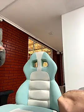 Adrimaretti online show from November 21, 2025, 8:40 pm