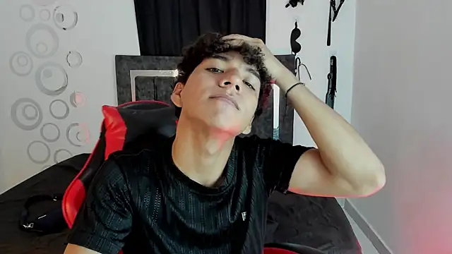 Maximiliano Khalil online show from November 29, 2025, 8:01 pm