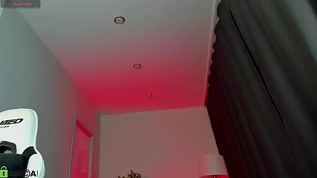 Melanie Ryer online show from December 19, 2025, 12:50 am