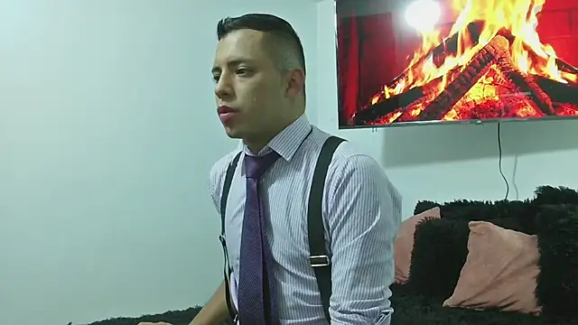 Snapshot of Mike_Fetiche chatting on November 13, 2025, 3:16 am Mike Fetiche online show from November 13, 2025, 3:16 am