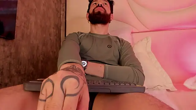 jackfoden01 online show from December 18, 2025, 12:33 pm