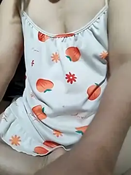 Snapshot of -Hazel-123 chatting on November 13, 2025, 11:03 pm -Hazel-123 online show from November 13, 2025, 11:03 pm