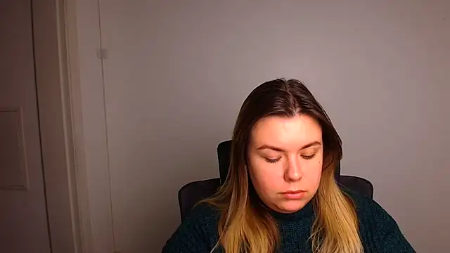 Snapshot of SusannaNight chatting on November 18, 2025, 7:02 am SusannaNight online show from November 18, 2025, 7:02 am