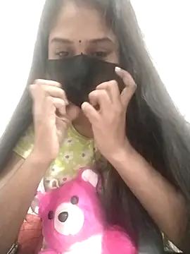 Green LaDY66 online show from November 24, 2025, 5:40 am