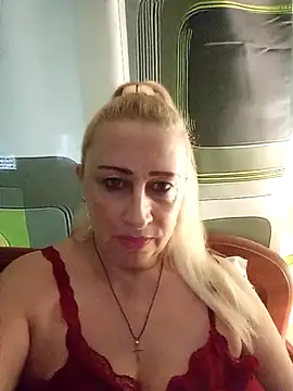 Snapshot of Esenia505 chatting on December 14, 2025, 9:36 am Esenia505 online show from December 14, 2025, 9:36 am