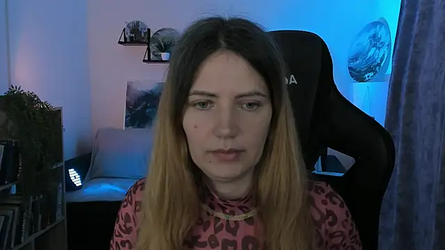 Snapshot of AleksaLaurent chatting on December 4, 2025, 8:45 am AleksaLaurent online show from December 4, 2025, 8:45 am