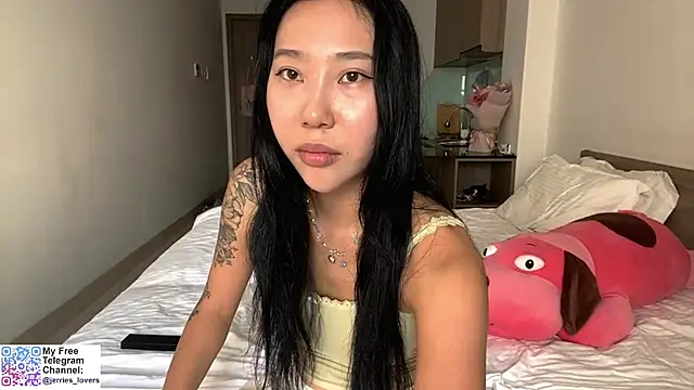 Snapshot of LizParadiz chatting on October 30, 2025, 6:48 am LizParadiz online show from October 30, 2025, 6:48 am