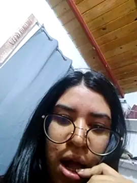 Snapshot of AlayaMore chatting on November 2, 2025, 3:20 am AlayaMore online show from November 2, 2025, 3:20 am