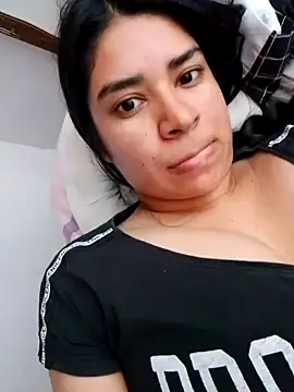 Snapshot of AlayaMore chatting on November 2, 2025, 3:36 pm AlayaMore online show from November 2, 2025, 3:36 pm