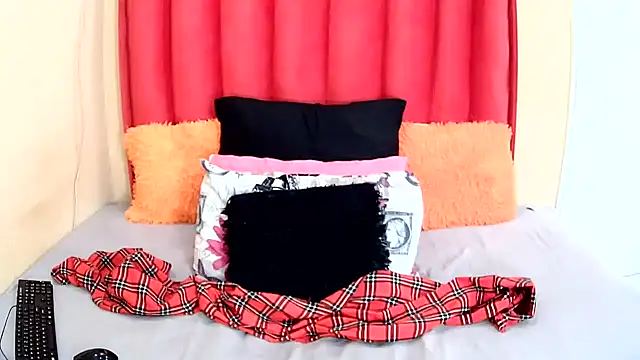 Snapshot of BubblegumBaddiexxxx chatting on November 27, 2025, 8:16 am BubblegumBaddiexxxx online show from November 27, 2025, 8:16 am