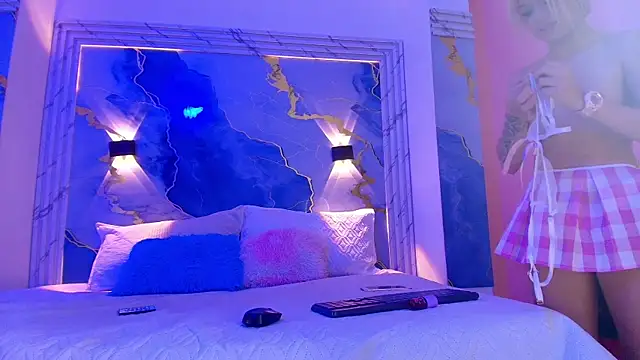 Snapshot of Girls_from_medellin chatting on November 5, 2025, 3:06 am Girls from medellin online show from November 5, 2025, 3:06 am