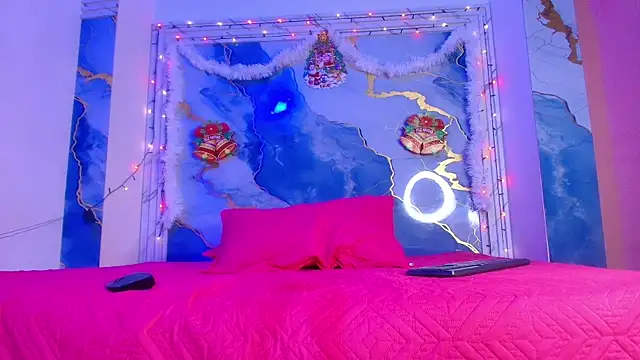 Snapshot of Girls_from_medellin chatting on December 2, 2025, 3:12 am Girls from medellin online show from December 2, 2025, 3:12 am