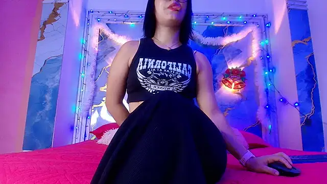 Snapshot of Girls_from_medellin chatting on December 5, 2025, 3:04 am Girls from medellin online show from December 5, 2025, 3:04 am