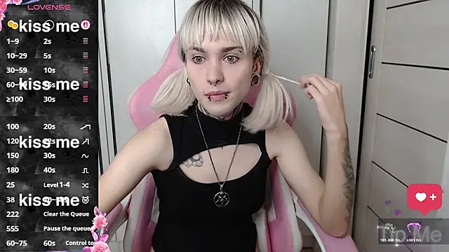 ElixabetANG online show from November 10, 2025, 11:26 pm