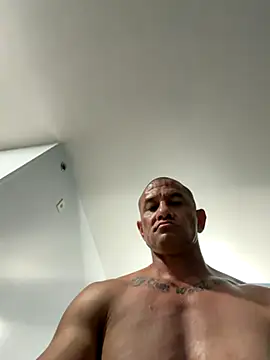 Snapshot of HighonTee chatting on October 28, 2025, 7:05 pm HighonTee online show from October 28, 2025, 7:05 pm