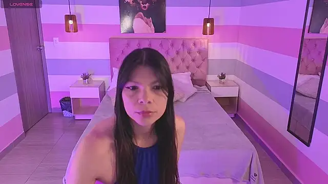 samantaortega   online show from November 10, 2025, 12:15 pm