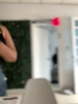 Vickybon online show from November 7, 2025, 7:25 pm