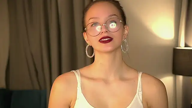 VetaManhardt online show from November 11, 2025, 9:15 pm