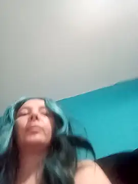 Snapshot of DeepestFantisy_x chatting on October 31, 2025, 10:27 am DeepestFantisy x online show from October 31, 2025, 10:27 am