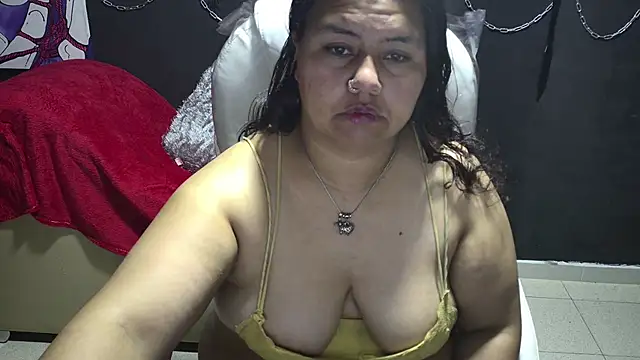 serenamystsh online show from November 12, 2025, 9:36 pm