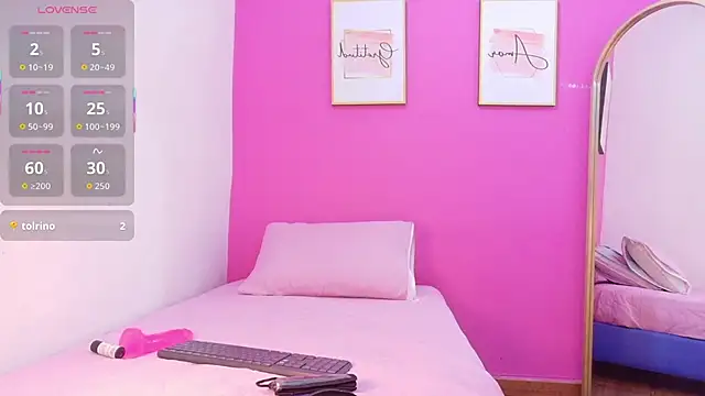 Snapshot of miss-Ortiz chatting on November 12, 2025, 8:30 pm miss-Ortiz online show from November 12, 2025, 8:30 pm