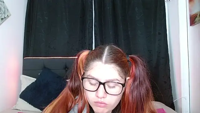 Snapshot of Alexaa_xx chatting on November 18, 2025, 1:44 am Alexaa xx online show from November 18, 2025, 1:44 am