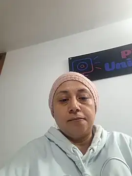 Caroline belle online show from November 8, 2025, 3:07 am