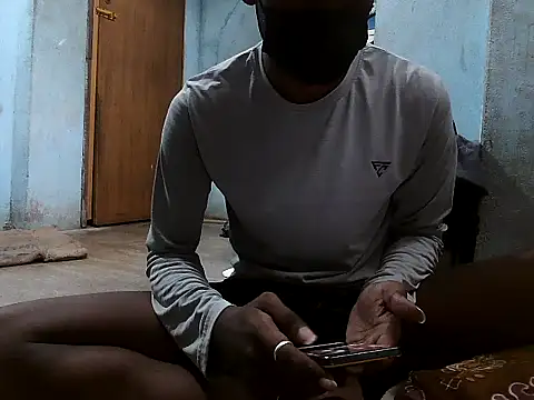 Snapshot of cutty_abi_ chatting on November 3, 2025, 3:24 pm cutty abi  online show from November 3, 2025, 3:24 pm