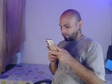 Snapshot of marek_secrett chatting on November 4, 2025, 8:41 pm marek secrett online show from November 4, 2025, 8:41 pm