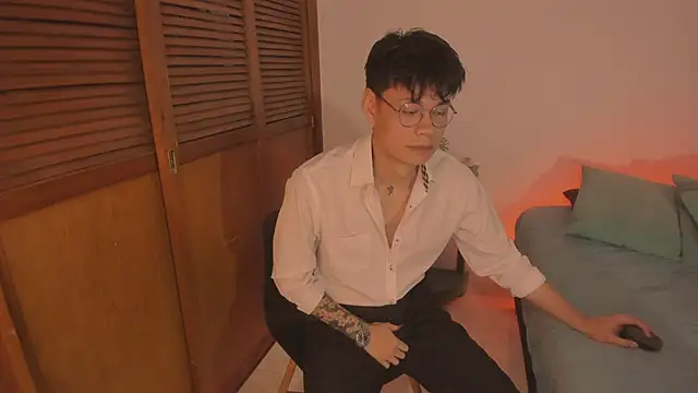 estmonnn online show from November 29, 2025, 12:02 am