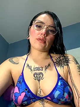 Snapshot of Naomip chatting on October 29, 2025, 1:13 pm Naomip online show from October 29, 2025, 1:13 pm