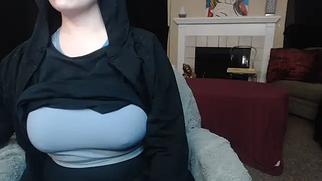 Snapshot of Skyl31 chatting on November 7, 2025, 5:18 am Skyl31 online show from November 7, 2025, 5:18 am