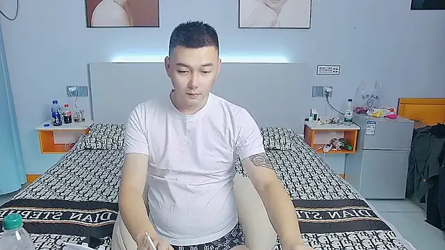 Snapshot of xiao8787 chatting on November 1, 2025, 12:18 pm xiao8787 online show from November 1, 2025, 12:18 pm