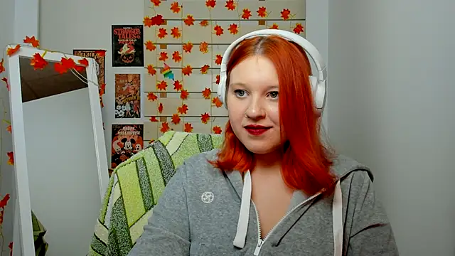 Snapshot of FoxPlayXX chatting on November 17, 2025, 7:41 pm FoxPlayXX online show from November 17, 2025, 7:41 pm