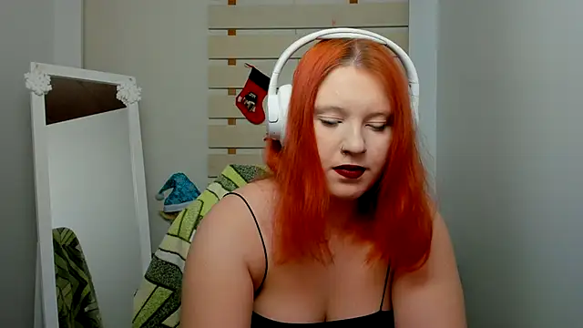 Snapshot of FoxPlayXX chatting on November 29, 2025, 10:46 pm FoxPlayXX online show from November 29, 2025, 10:46 pm