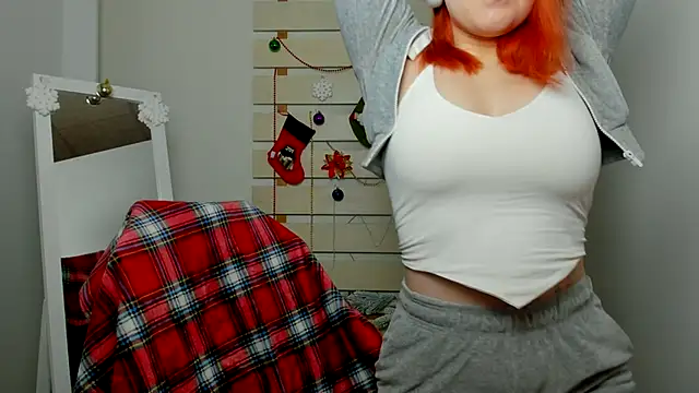 Snapshot of FoxPlayXX chatting on December 3, 2025, 7:45 pm FoxPlayXX online show from December 3, 2025, 7:45 pm