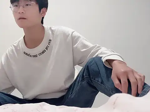 Snapshot of qianxin2007 chatting on November 4, 2025, 12:37 pm qianxin2007 online show from November 4, 2025, 12:37 pm