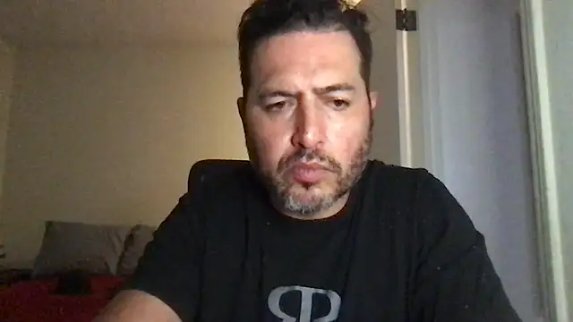 Snapshot of ezrah23 chatting on November 13, 2025, 6:40 pm ezrah23 online show from November 13, 2025, 6:40 pm