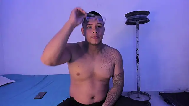 Snapshot of LucassFoster chatting on November 5, 2025, 1:55 pm LucassFoster online show from November 5, 2025, 1:55 pm