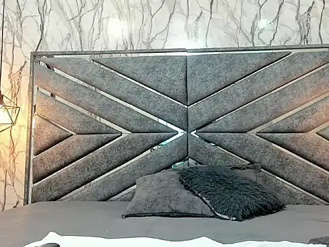 DIRTY MIIA  online show from November 16, 2025, 12:00 pm