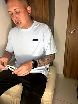 Snapshot of NathanielLux29 chatting on November 13, 2025, 11:03 pm NathanielLux29 online show from November 13, 2025, 11:03 pm