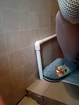 Drizzle-Rian online show from December 17, 2025, 11:00 pm