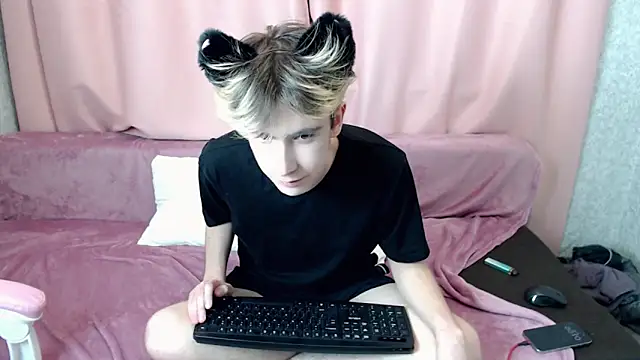 Snapshot of Harvey_foster chatting on October 31, 2025, 8:54 pm Harvey foster online show from October 31, 2025, 8:54 pm