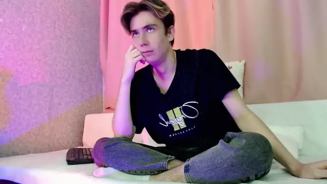 Snapshot of Harvey_foster chatting on November 26, 2025, 11:22 am Harvey foster online show from November 26, 2025, 11:22 am