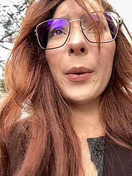 Snapshot of LilluKatten chatting on December 4, 2025, 9:29 am LilluKatten online show from December 4, 2025, 9:29 am